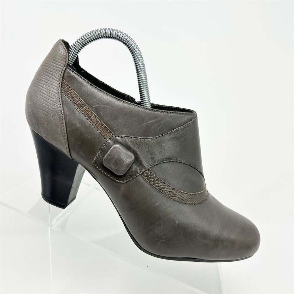 Clarks Women's Gray Leather Heeled Ankle Booties Size 8.5 Wide Casual Zip